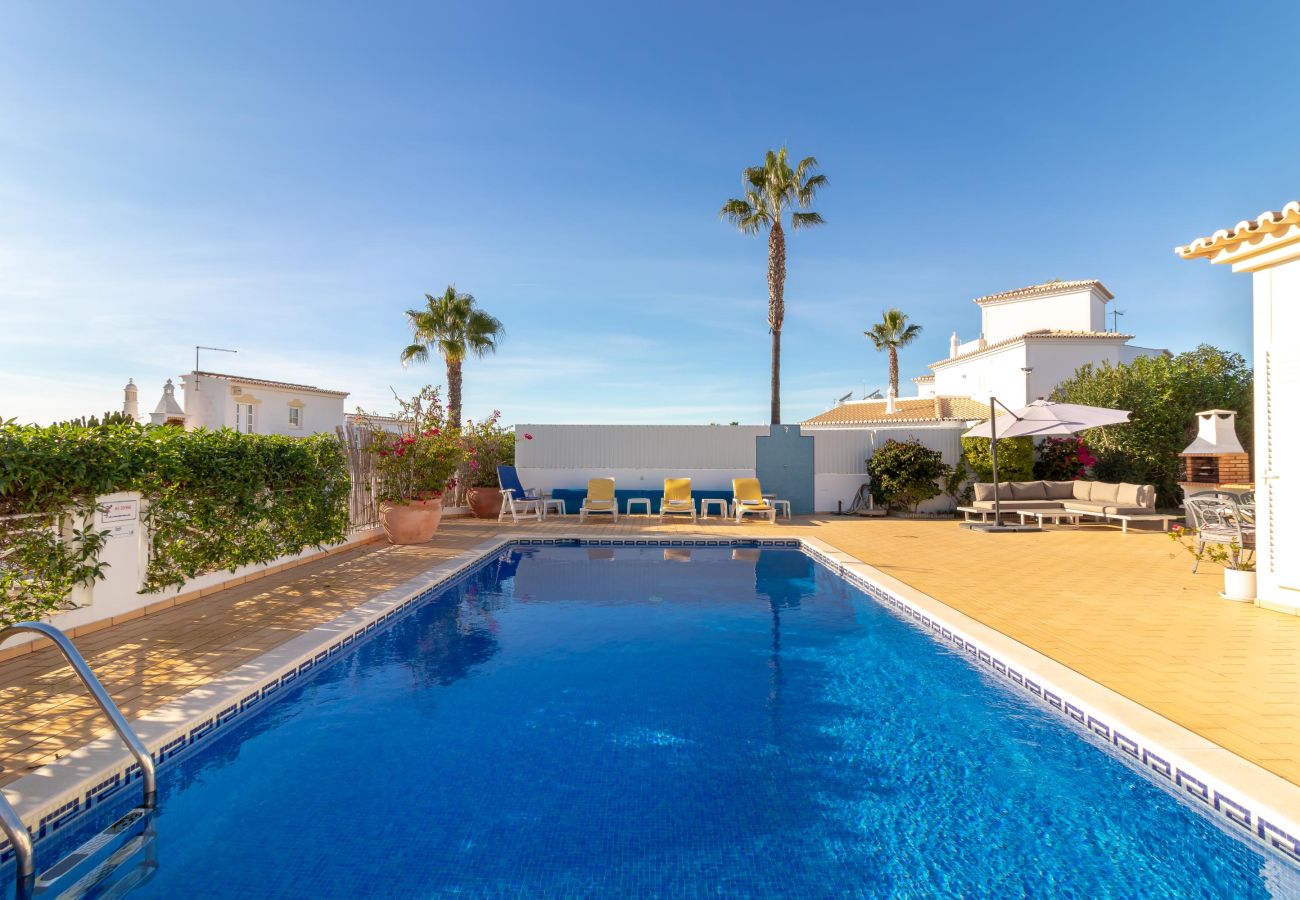 Villa in Carvoeiro - Casa Anton - Heated pool, sea views and only 1.5km from town and beach