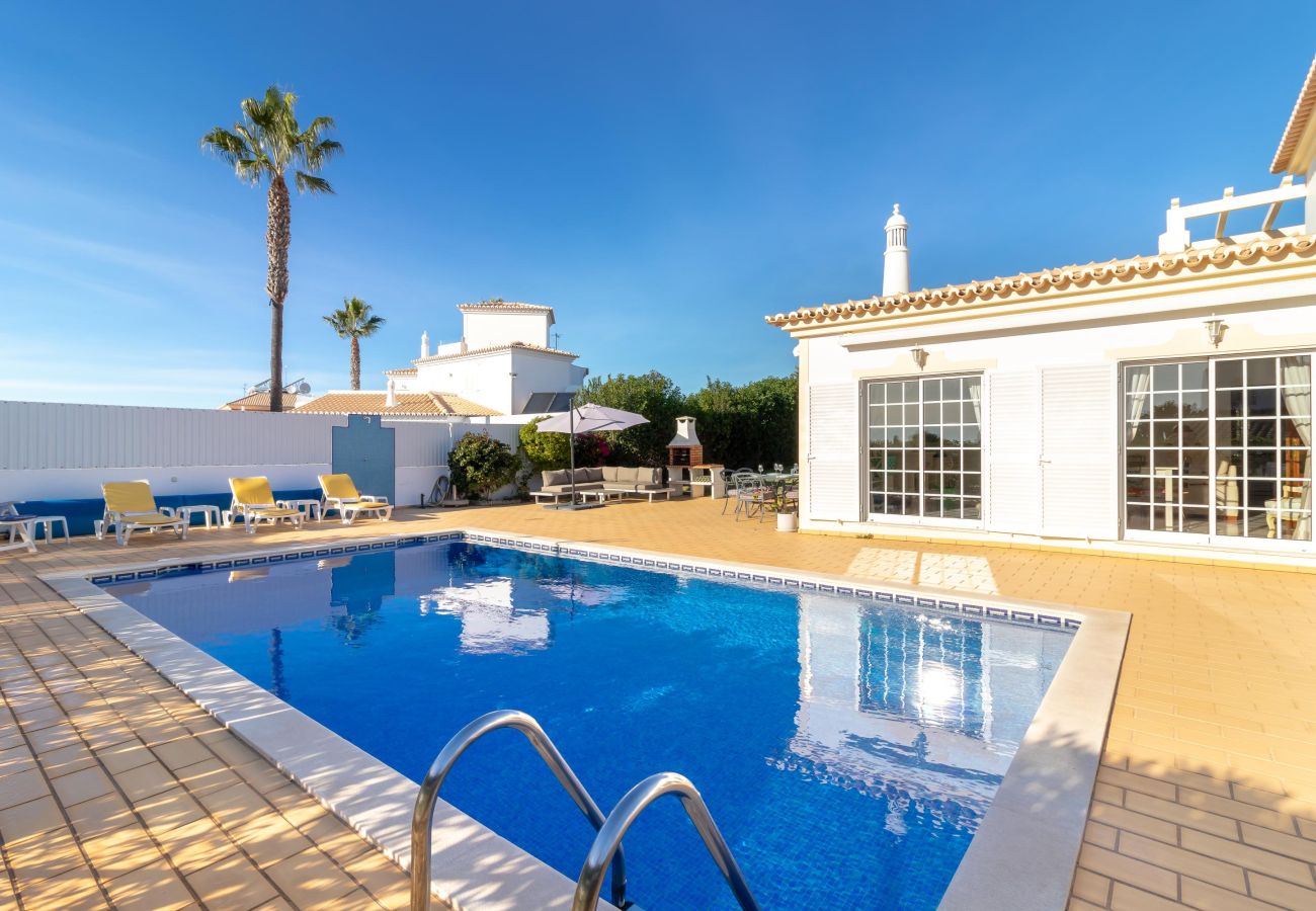 Villa in Carvoeiro - Casa Anton - Heated pool, sea views and only 1.5km from town and beach