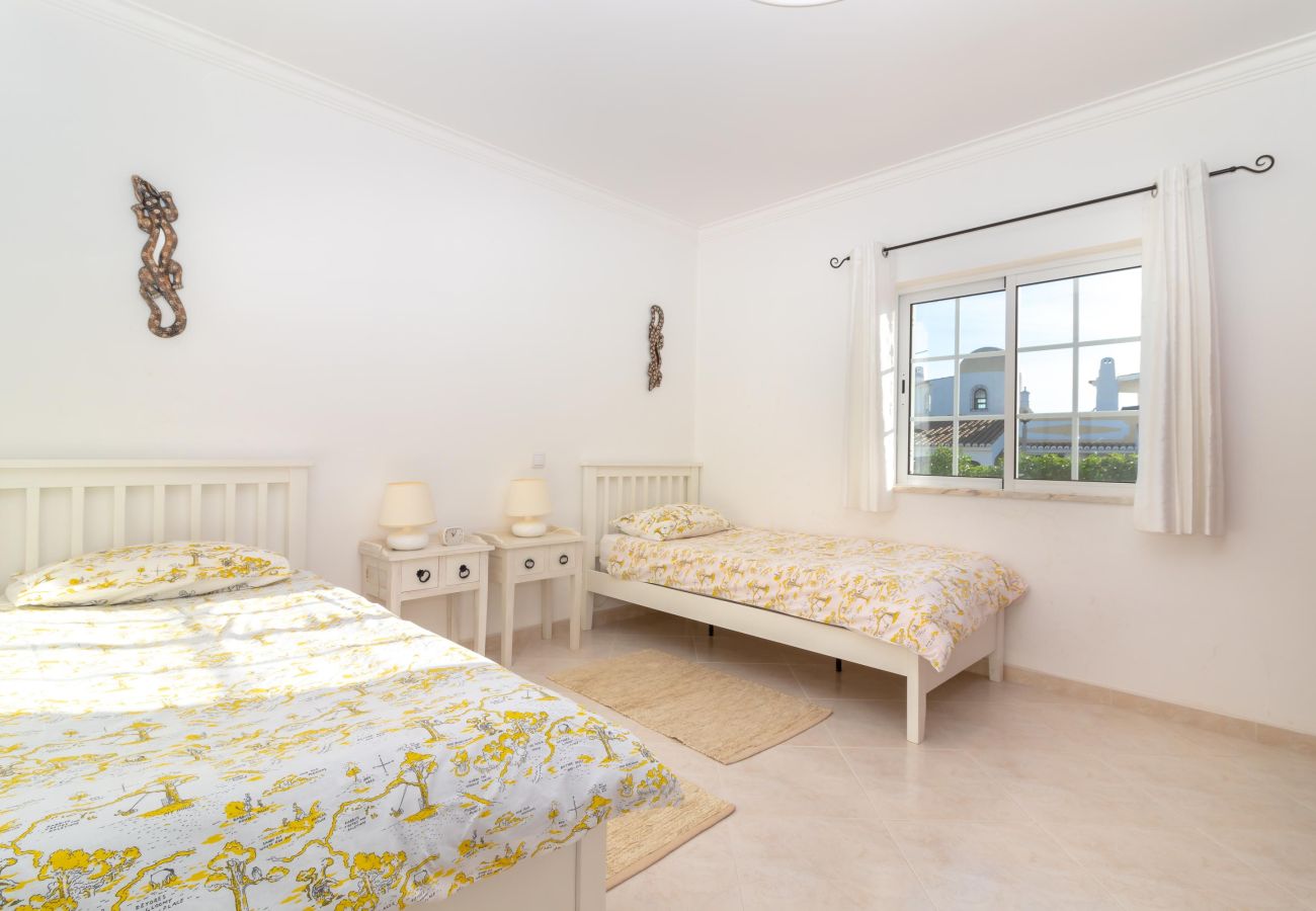 Villa in Carvoeiro - Casa Anton - Heated pool, sea views and only 1.5km from town and beach