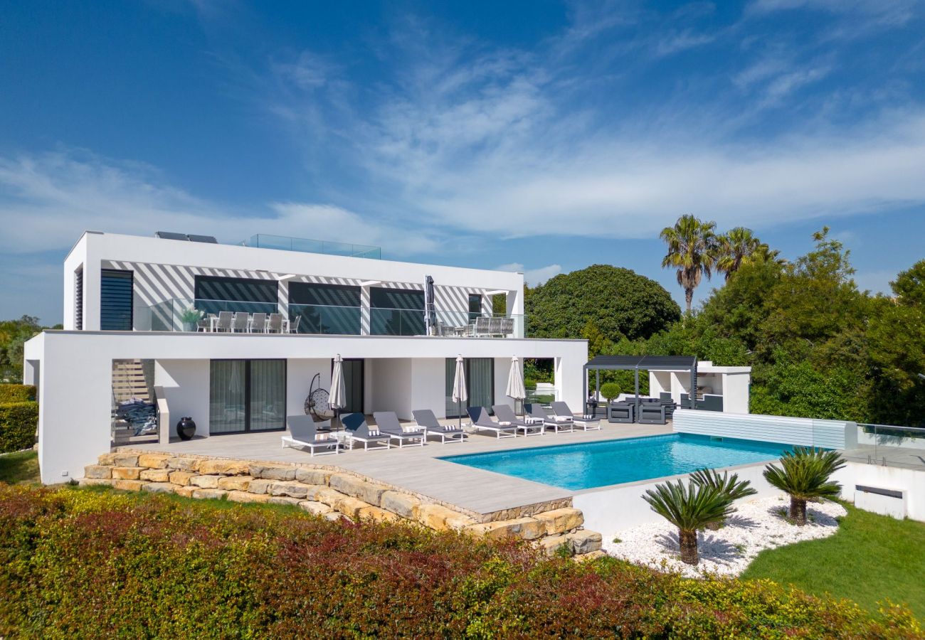 Villa in Carvoeiro - Vivenda das Oliveiras - Contemporary Villa With Heated Pool, Sleeps 10