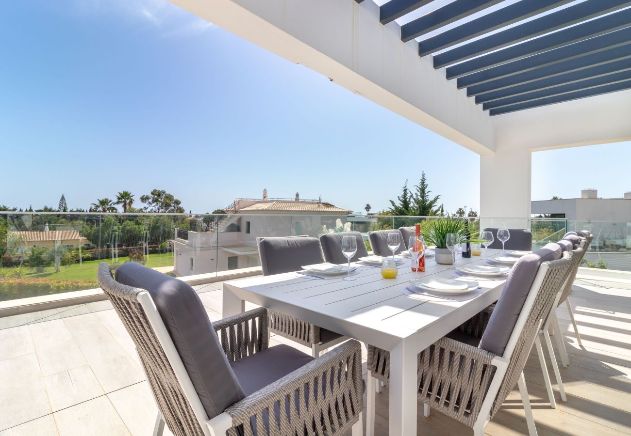 Villa in Carvoeiro - Vivenda das Oliveiras - Contemporary Villa With Heated Pool, Sleeps 10