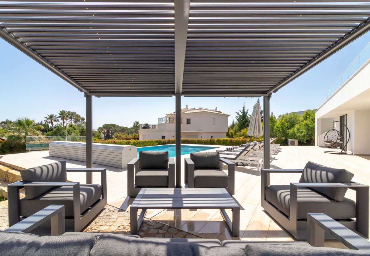 Villa in Carvoeiro - Vivenda das Oliveiras - Contemporary Villa With Heated Pool, Sleeps 10