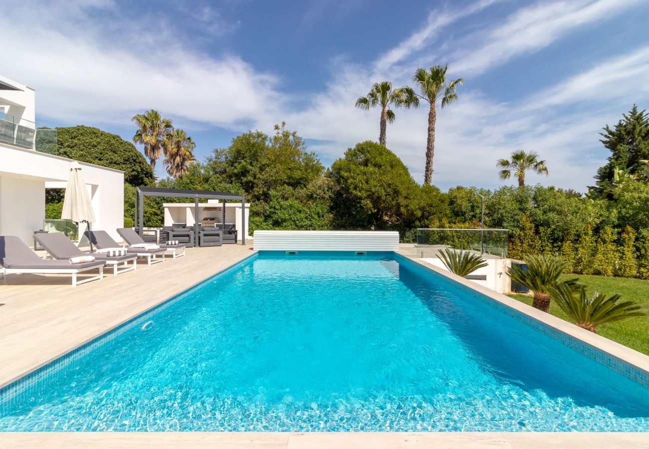 Villa in Carvoeiro - Vivenda das Oliveiras - Contemporary Villa With Heated Pool, Sleeps 10