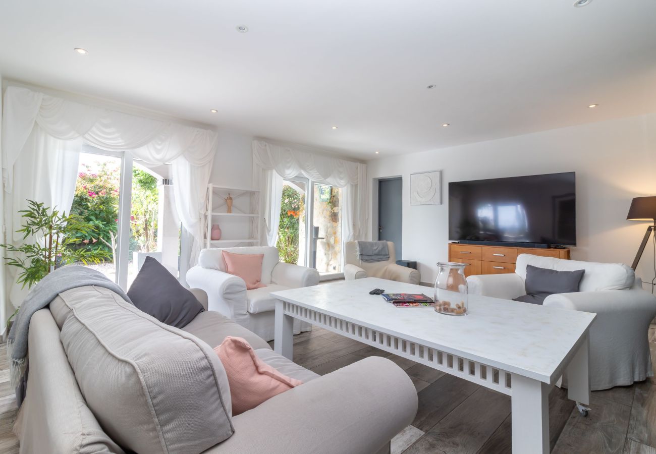 Villa in Lagoa - Quinta Delsy - 5 Bed Villa With Pool Near Praia da Marinha