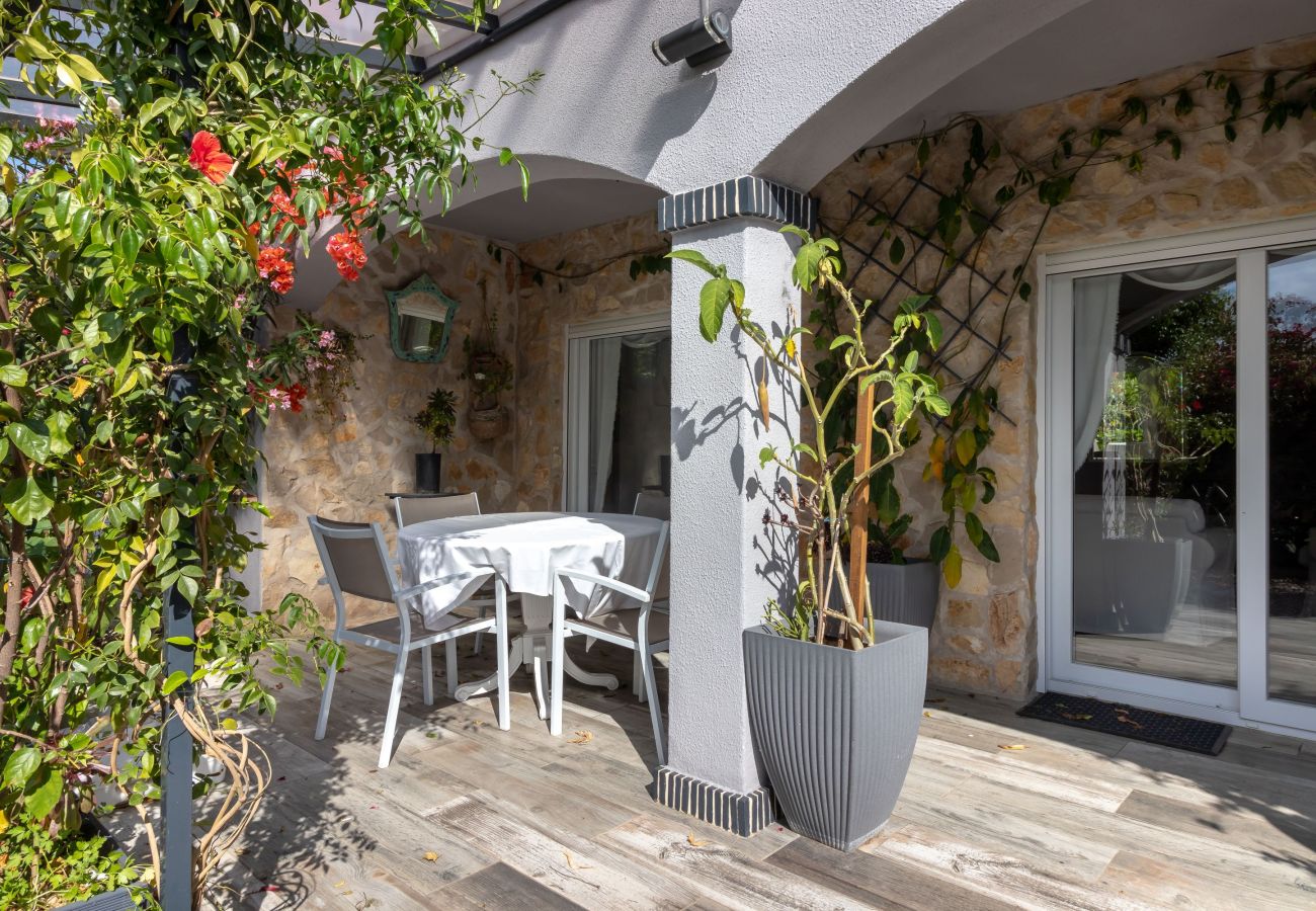 Villa in Lagoa - Quinta Delsy - 5 Bed Villa With Pool Near Praia da Marinha