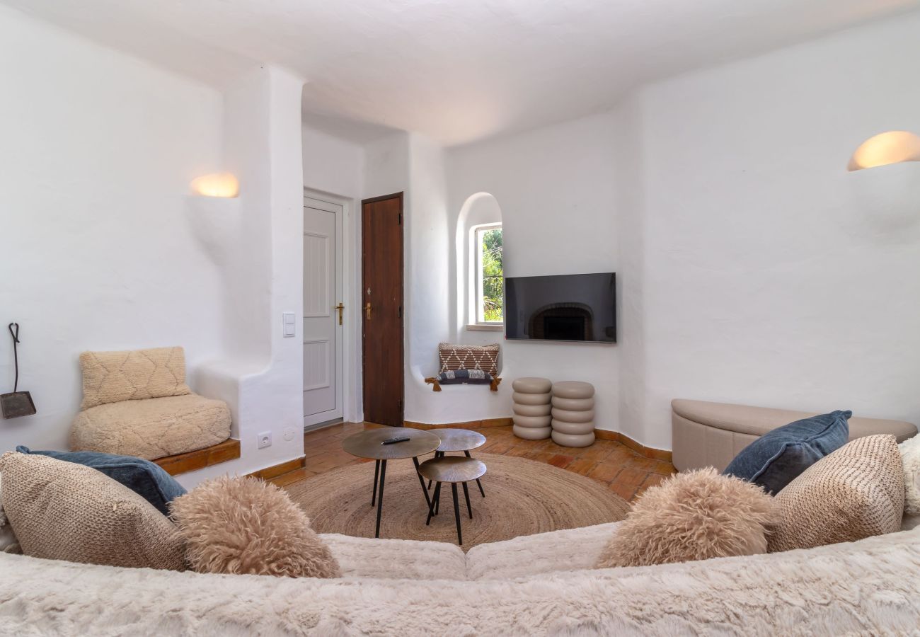 Villa in Carvoeiro - Casa Amoreira - 2 bed villa on resort with swimming pools, a short walk from to beach, town & amenities