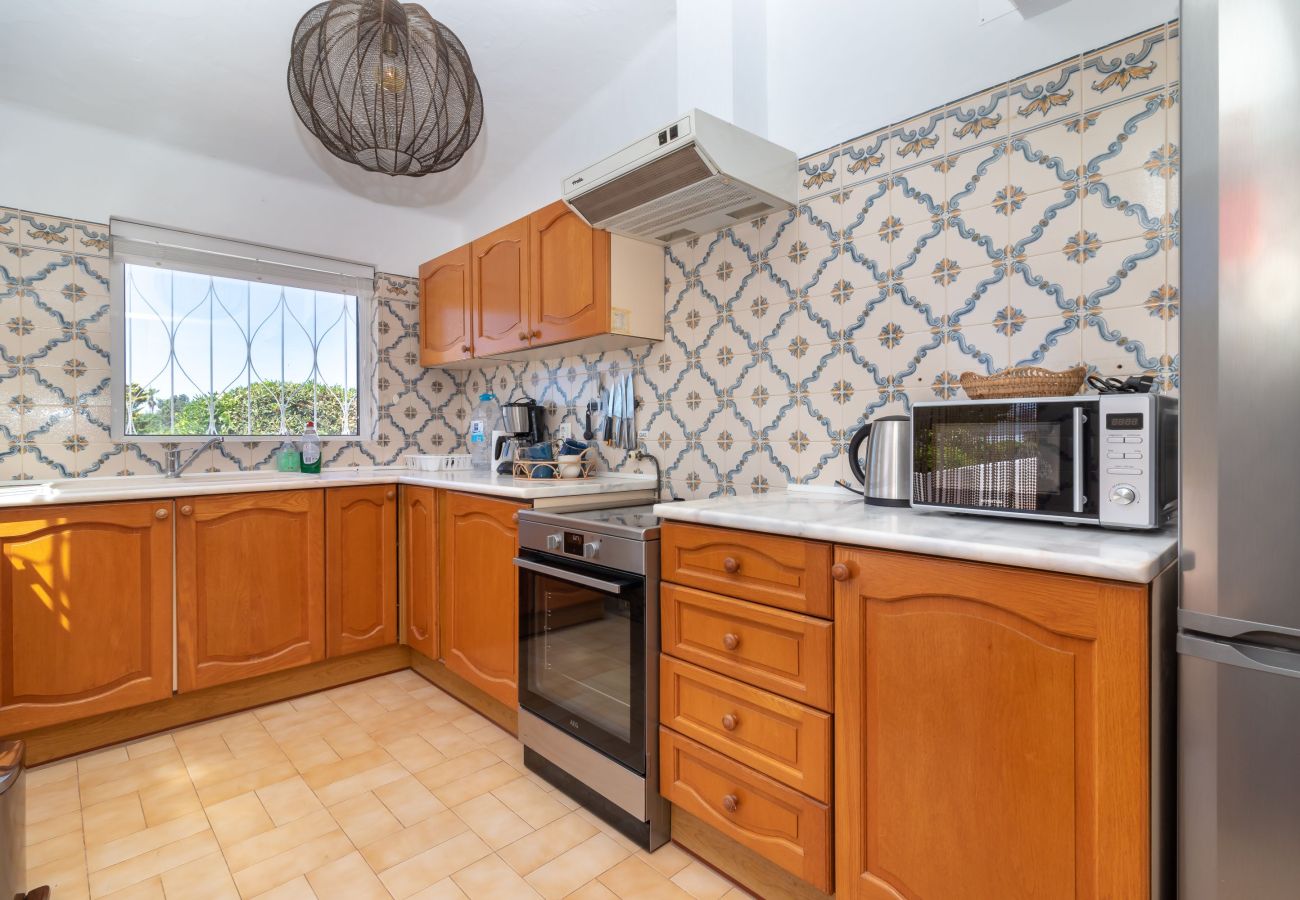 Villa in Carvoeiro - Casa Amoreira - 2 bed villa on resort with swimming pools, a short walk from to beach, town & amenities
