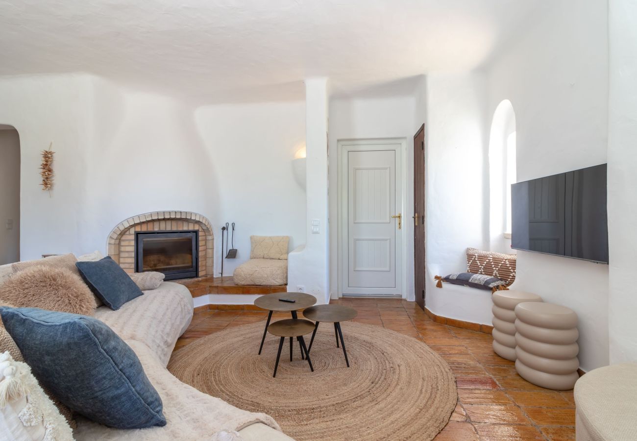 Villa in Carvoeiro - Casa Amoreira - 2 bed villa on resort with swimming pools, a short walk from to beach, town & amenities