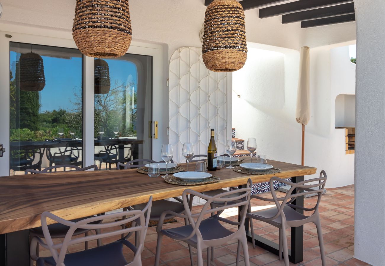 Villa in Carvoeiro - Casa Amoreira - 2 bed villa on resort with swimming pools, a short walk from to beach, town & amenities