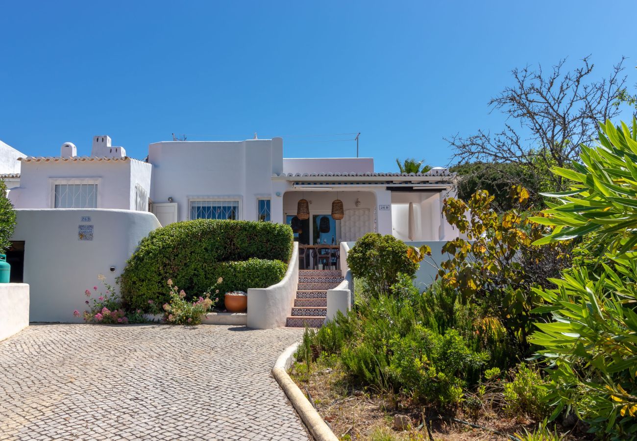 Villa in Carvoeiro - Casa Amoreira - 2 bed villa on resort with swimming pools, a short walk from to beach, town & amenities