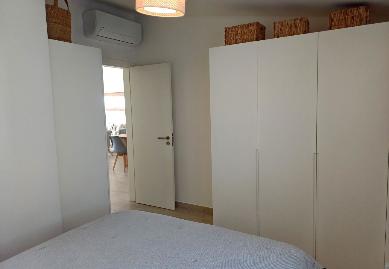 Apartment in Carvoeiro - Casa Beira Mar - 2 bed apartment with stunning sea views close to Carvoeiro town centre