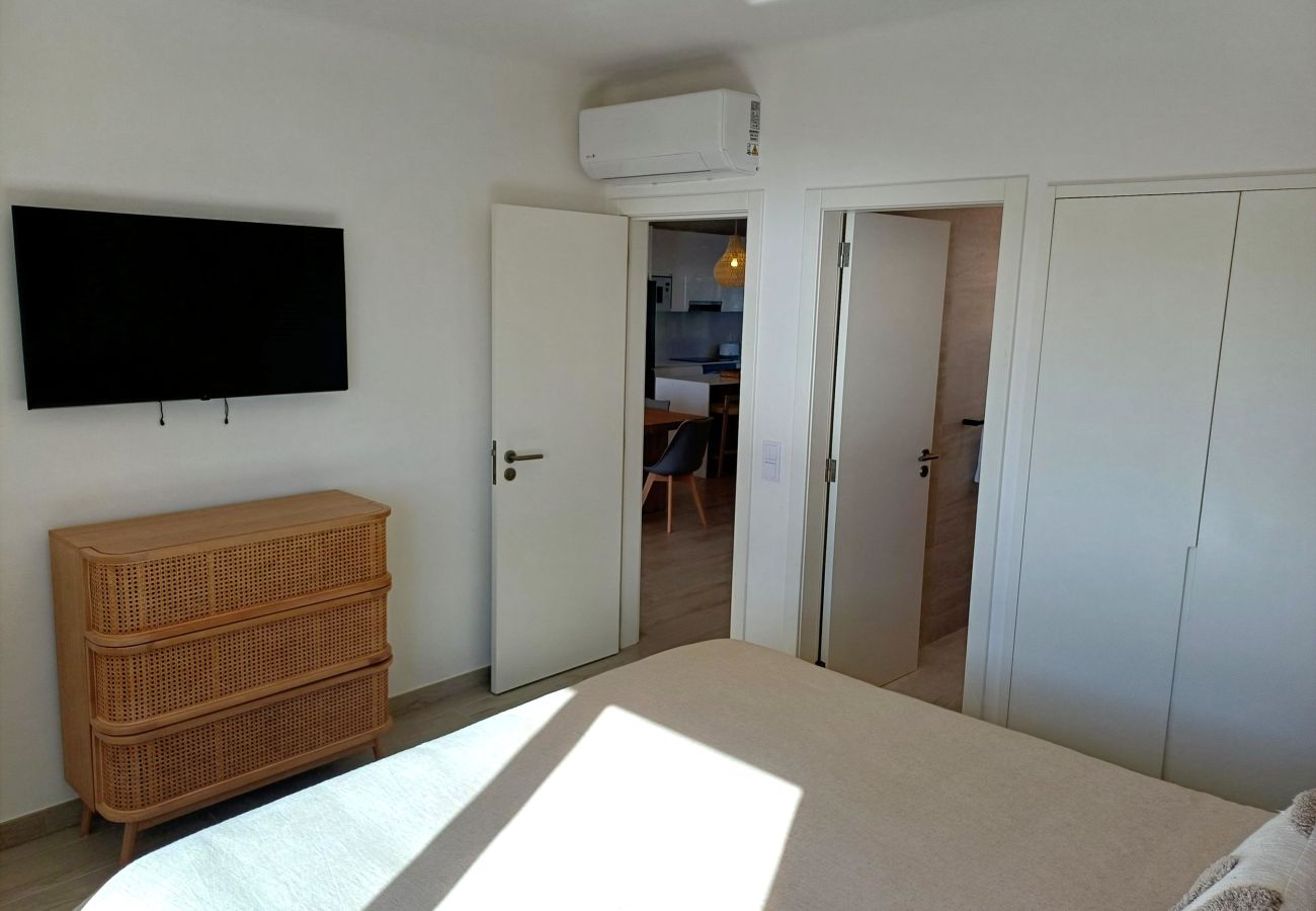 Apartment in Carvoeiro - Casa Beira Mar - 2 bed apartment with stunning sea views close to Carvoeiro town centre