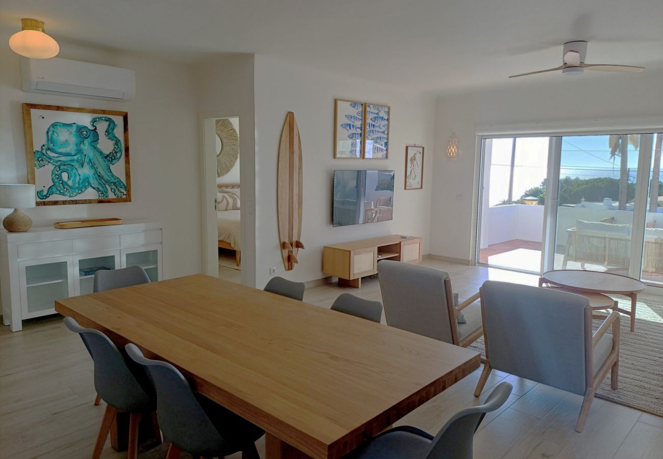 Apartment in Carvoeiro - Casa Beira Mar - 2 bed apartment with stunning sea views close to Carvoeiro town centre