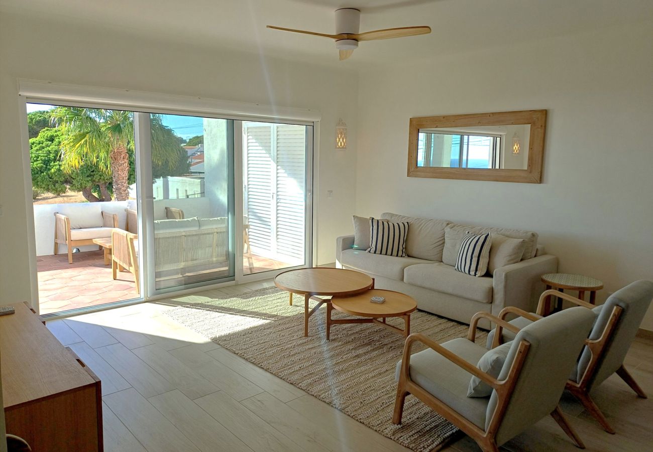 Apartment in Carvoeiro - Casa Beira Mar - 2 bed apartment with stunning sea views close to Carvoeiro town centre