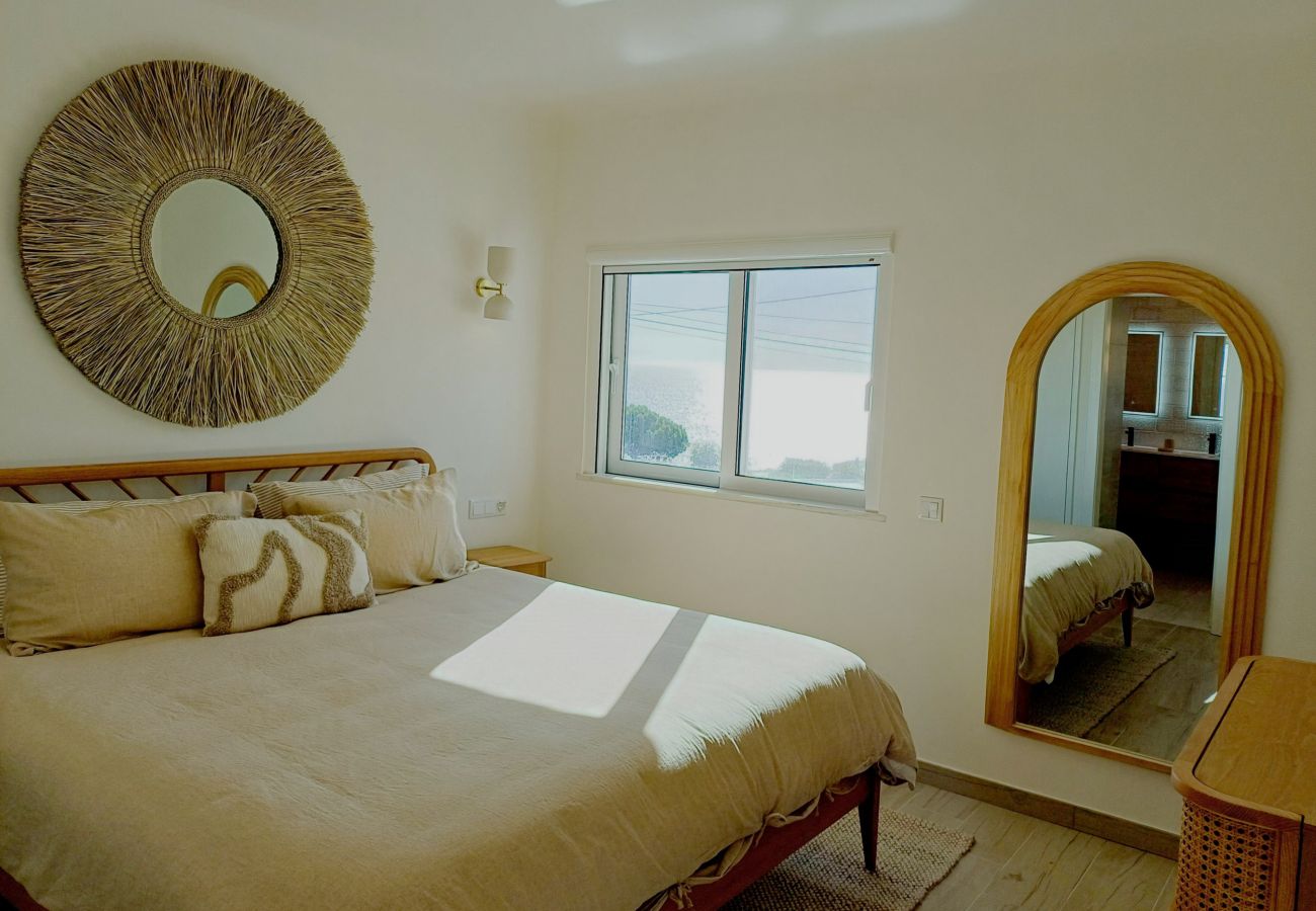 Apartment in Carvoeiro - Casa Beira Mar - 2 bed apartment with stunning sea views close to Carvoeiro town centre
