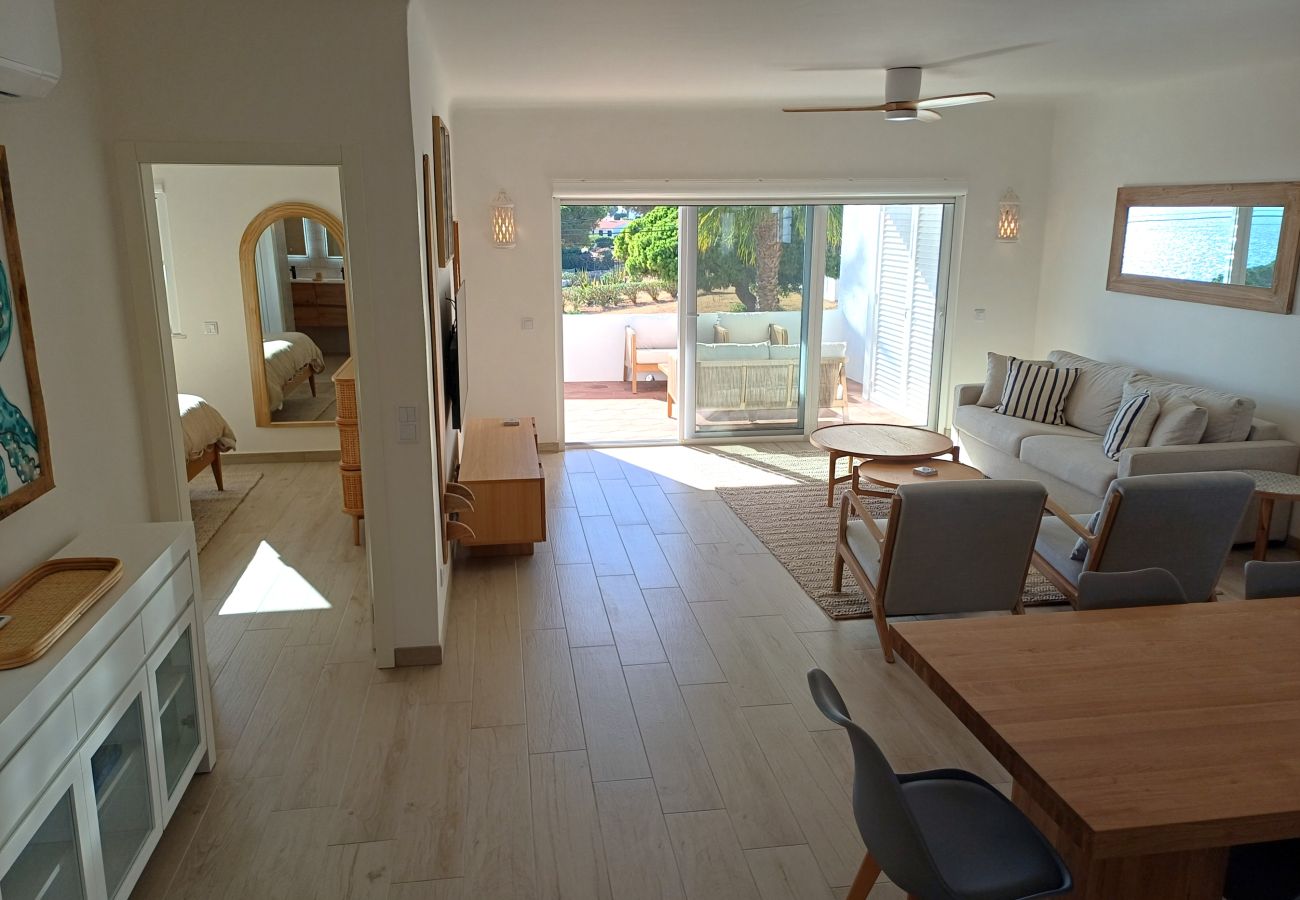 Apartment in Carvoeiro - Casa Beira Mar - 2 bed apartment with stunning sea views close to Carvoeiro town centre