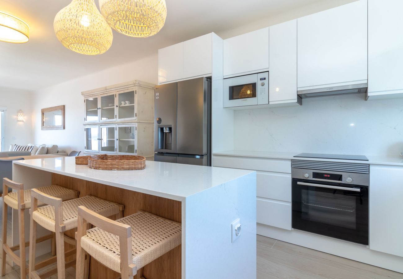 Apartment in Carvoeiro - Casa Beira Mar - 2 bed apartment with stunning sea views close to Carvoeiro town centre