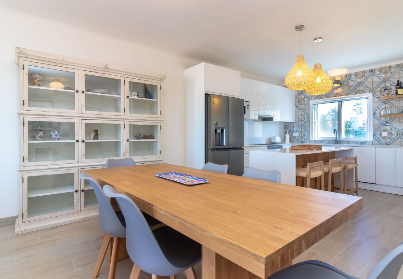 Apartment in Carvoeiro - Casa Beira Mar - 2 bed apartment with stunning sea views close to Carvoeiro town centre