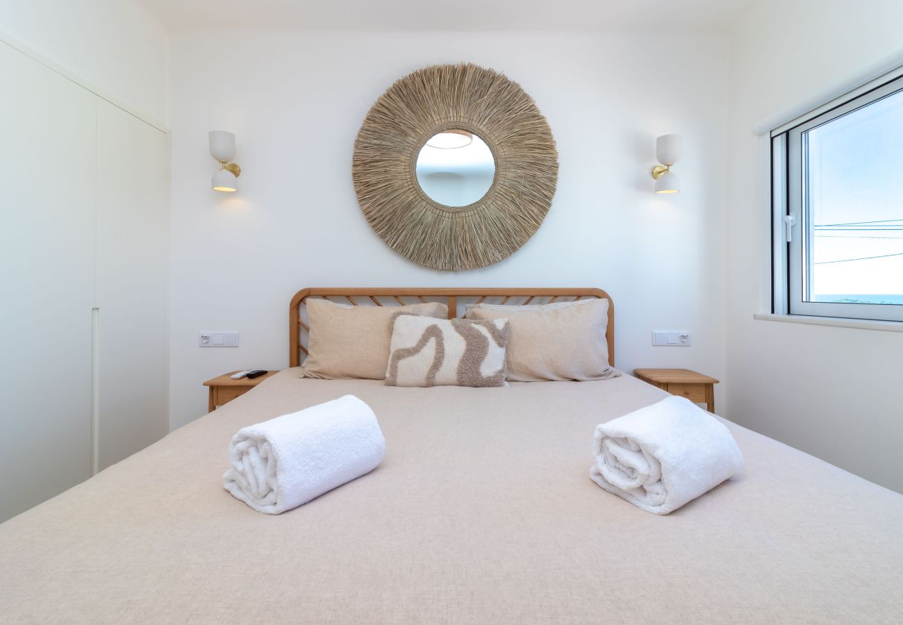 Apartment in Carvoeiro - Casa Beira Mar - 2 bed apartment with stunning sea views close to Carvoeiro town centre