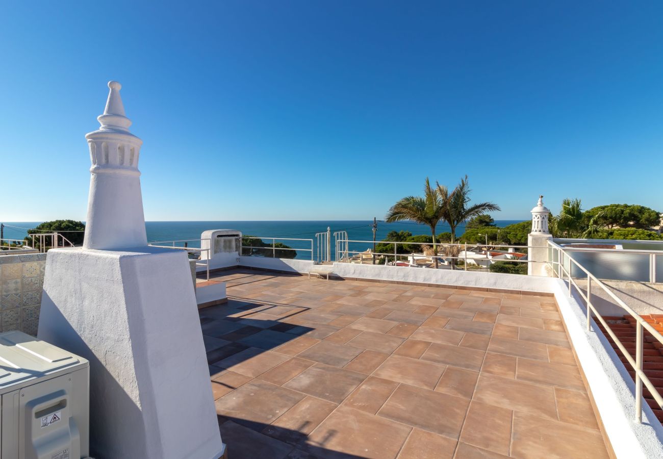 Apartment in Carvoeiro - Casa Beira Mar - 2 bed apartment with stunning sea views close to Carvoeiro town centre