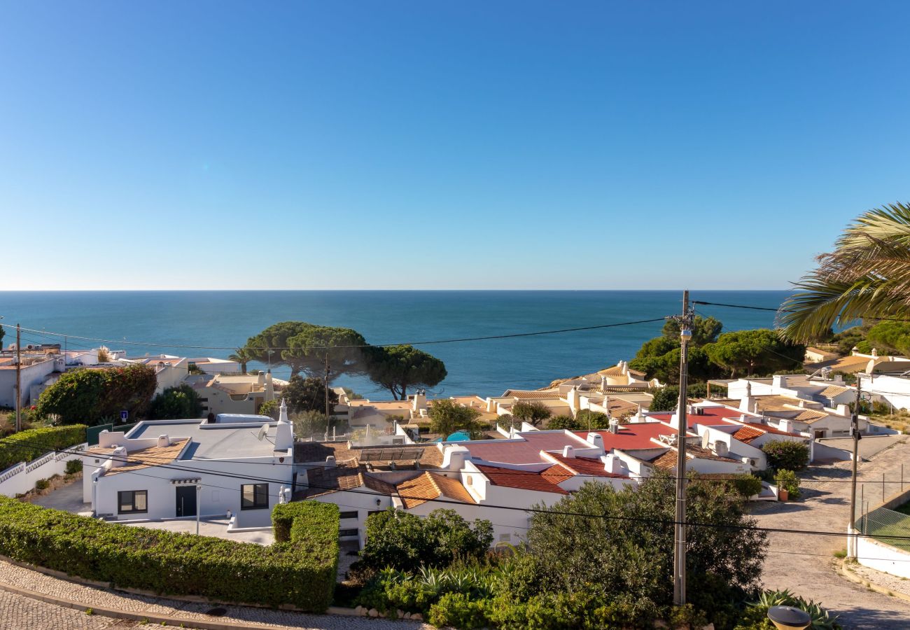 Apartment in Carvoeiro - Casa Beira Mar - 2 bed apartment with stunning sea views close to Carvoeiro town centre