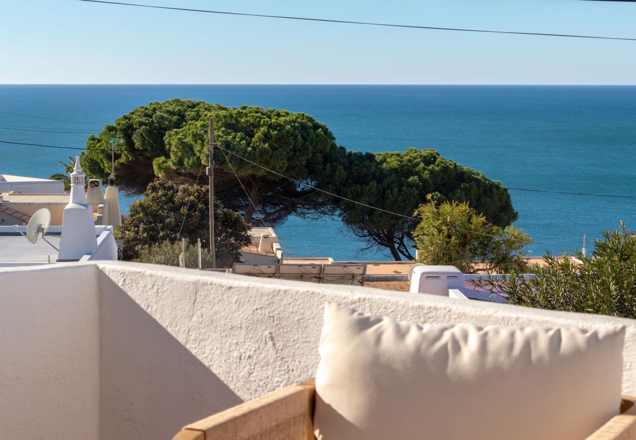 Apartment in Carvoeiro - Casa Beira Mar - 2 bed apartment with stunning sea views close to Carvoeiro town centre