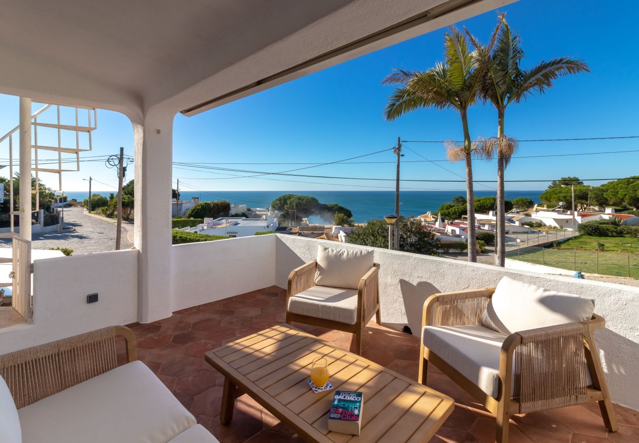 Apartment in Carvoeiro - Casa Beira Mar - 2 bed apartment with stunning sea views close to Carvoeiro town centre