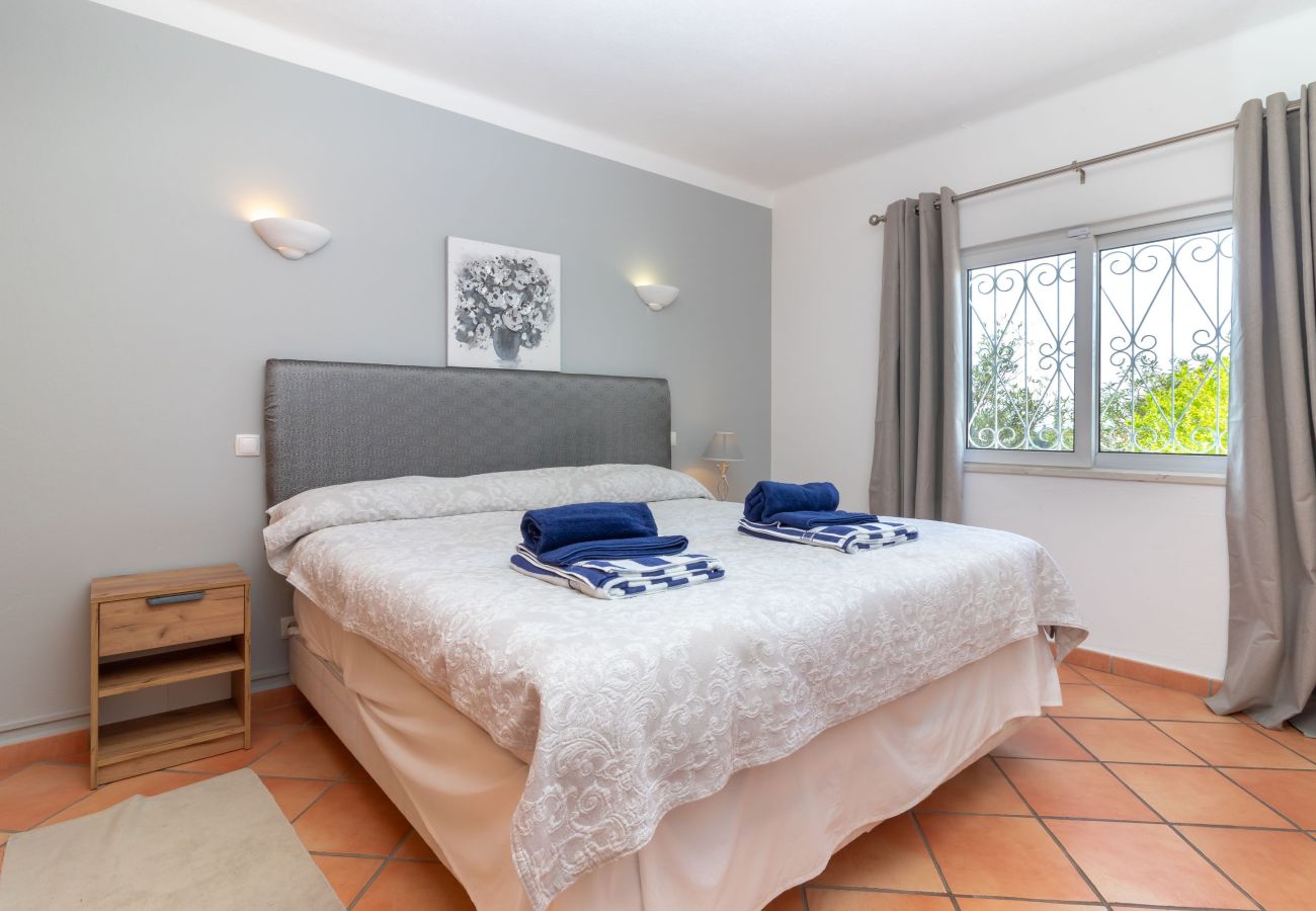 Apartment in Carvoeiro - Casa Franjolea - 2 Bedrooms,  Shared Pool & Ocean View