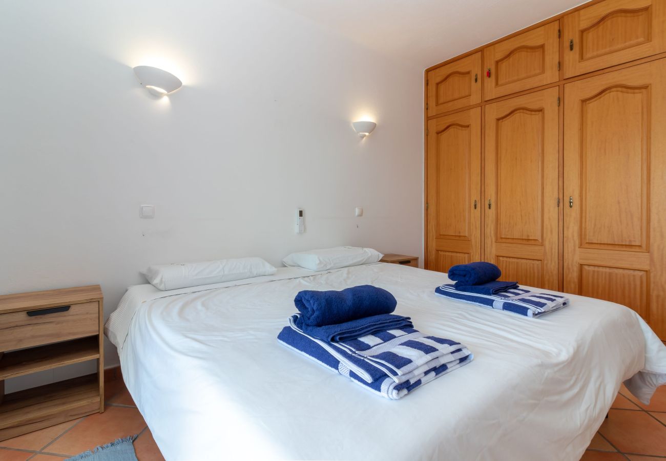 Apartment in Carvoeiro - Casa Franjolea - 2 Bedrooms,  Shared Pool & Ocean View