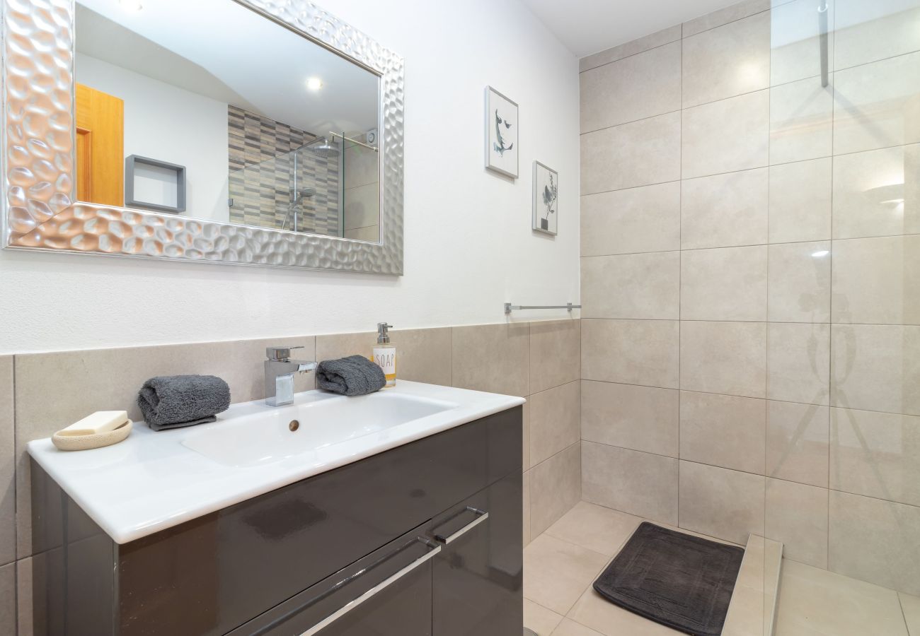 Apartment in Carvoeiro - Casa Franjolea - 2 Bedrooms,  Shared Pool & Ocean View