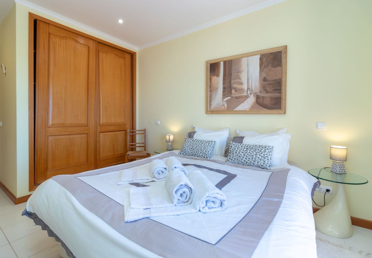Apartment in Carvoeiro - 1 Bed Apt With Sea Views & Communal Pool