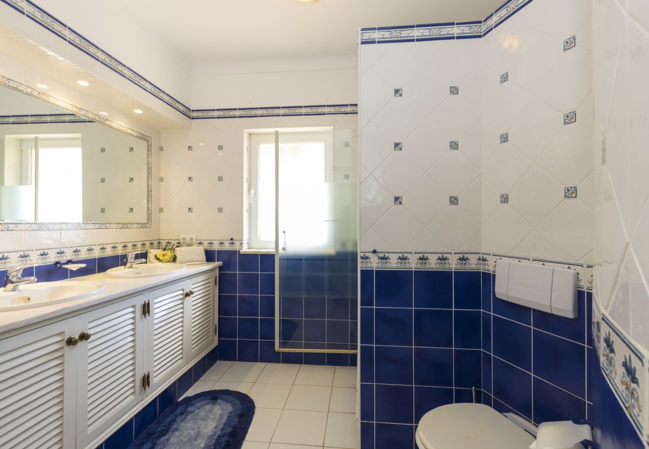 Villa in Carvoeiro - Casa Carpe Diem - 5 Bed Villa With Panoramic Sea Views & Private Pool