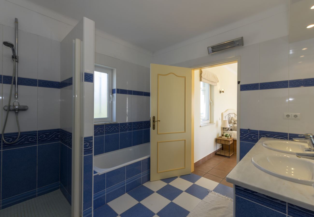 Villa in Carvoeiro - Casa Carpe Diem - 5 Bed Villa With Panoramic Sea Views & Private Pool