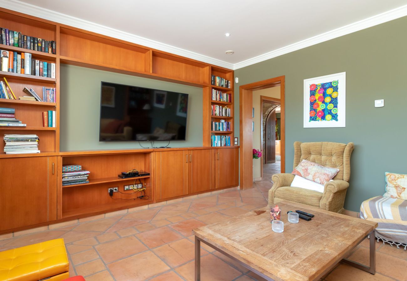 Villa in Carvoeiro - Villa Balder - Luxury villa, 4 bedrooms, heated pool & stunning views 