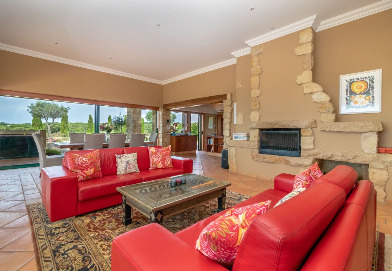 Villa in Carvoeiro - Villa Balder - Luxury villa, 4 bedrooms, heated pool & stunning views 