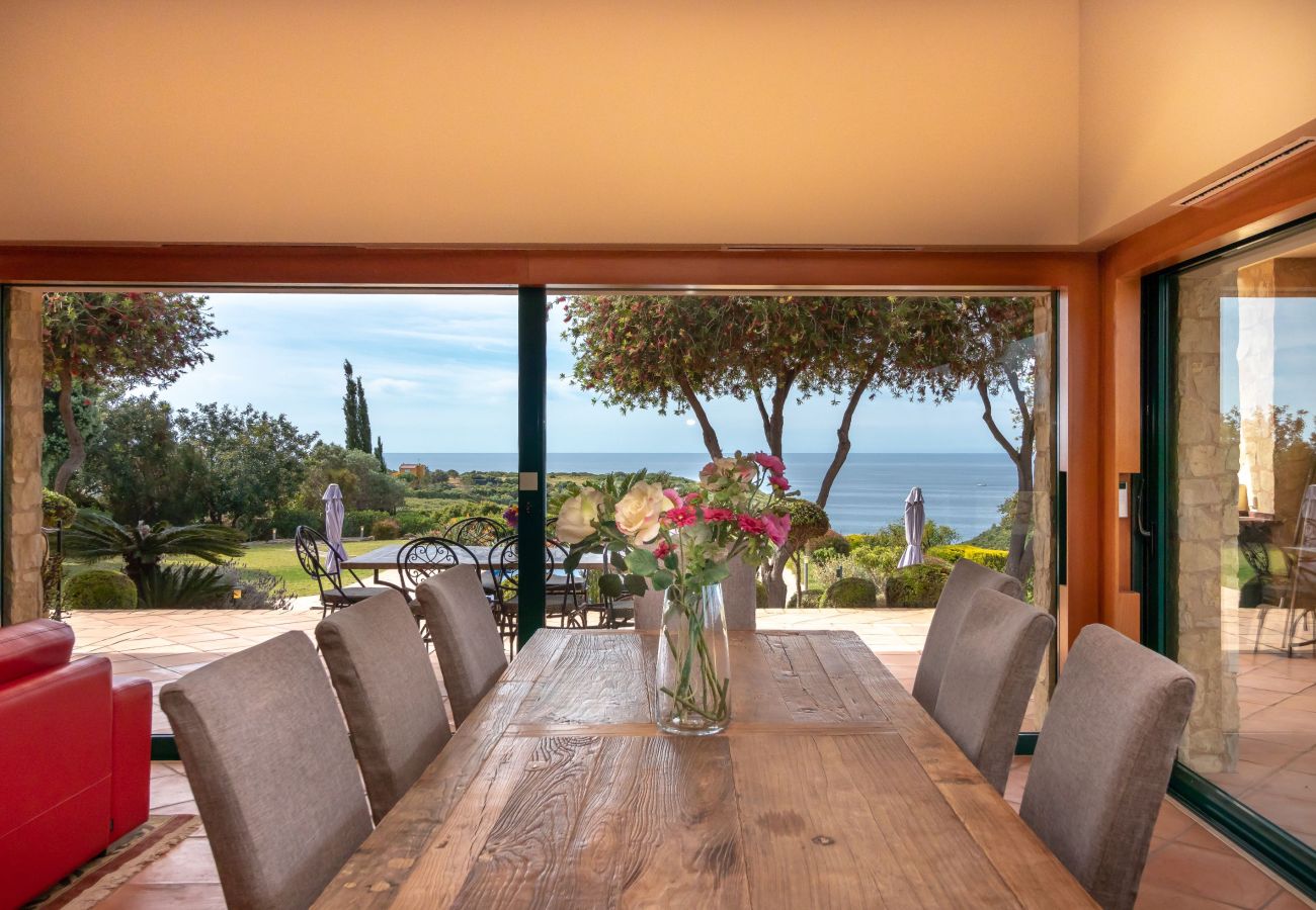 Villa in Carvoeiro - Villa Balder - Luxury villa, 4 bedrooms, heated pool & stunning views 