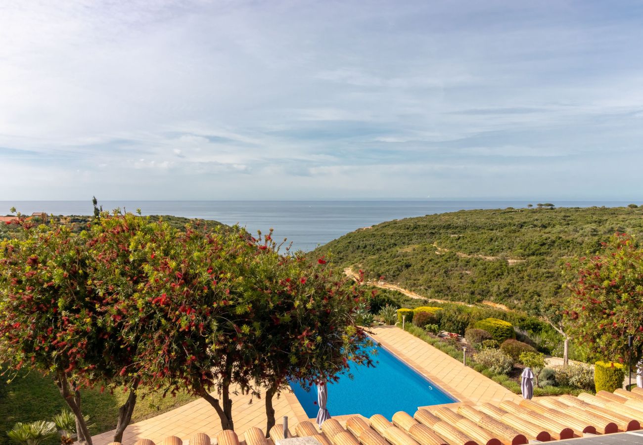Villa in Carvoeiro - Villa Balder - Luxury villa, 4 bedrooms, heated pool & stunning views 