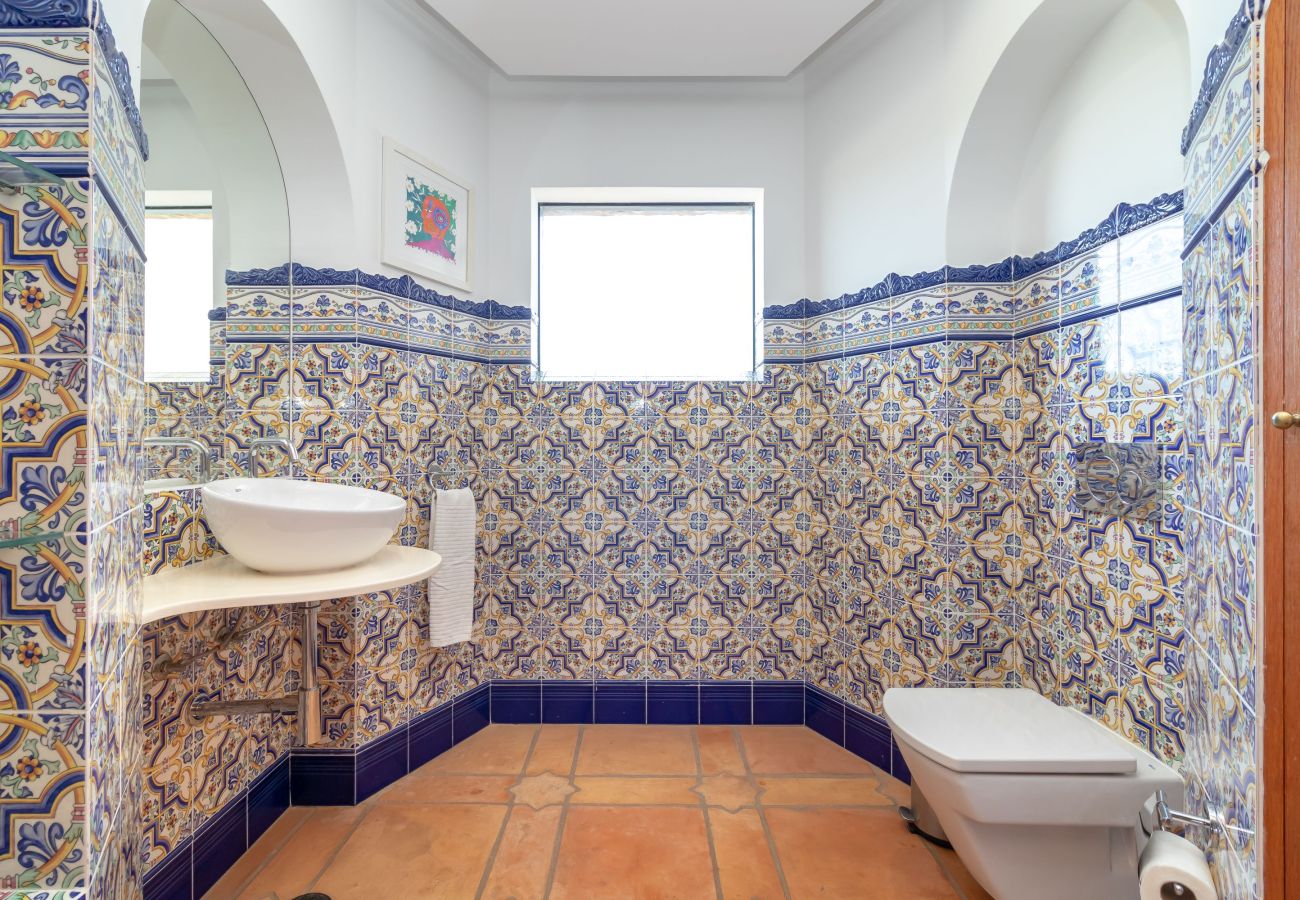 Villa in Carvoeiro - Villa Balder - Luxury villa, 4 bedrooms, heated pool & stunning views 