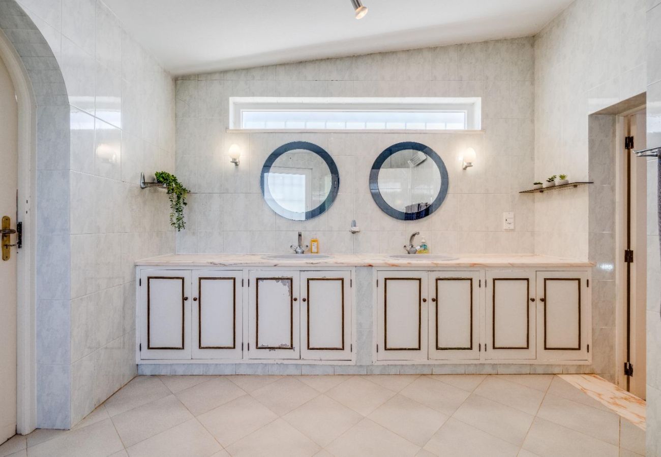 Villa in Carvoeiro - Vivenda Nos Dois - 3 Bed Villa With Heated Pool