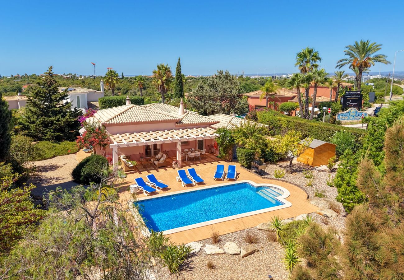 Villa in Carvoeiro - Casa Oásis - 3 Bedroom Villa With Heatead Pool In Carvoeiro