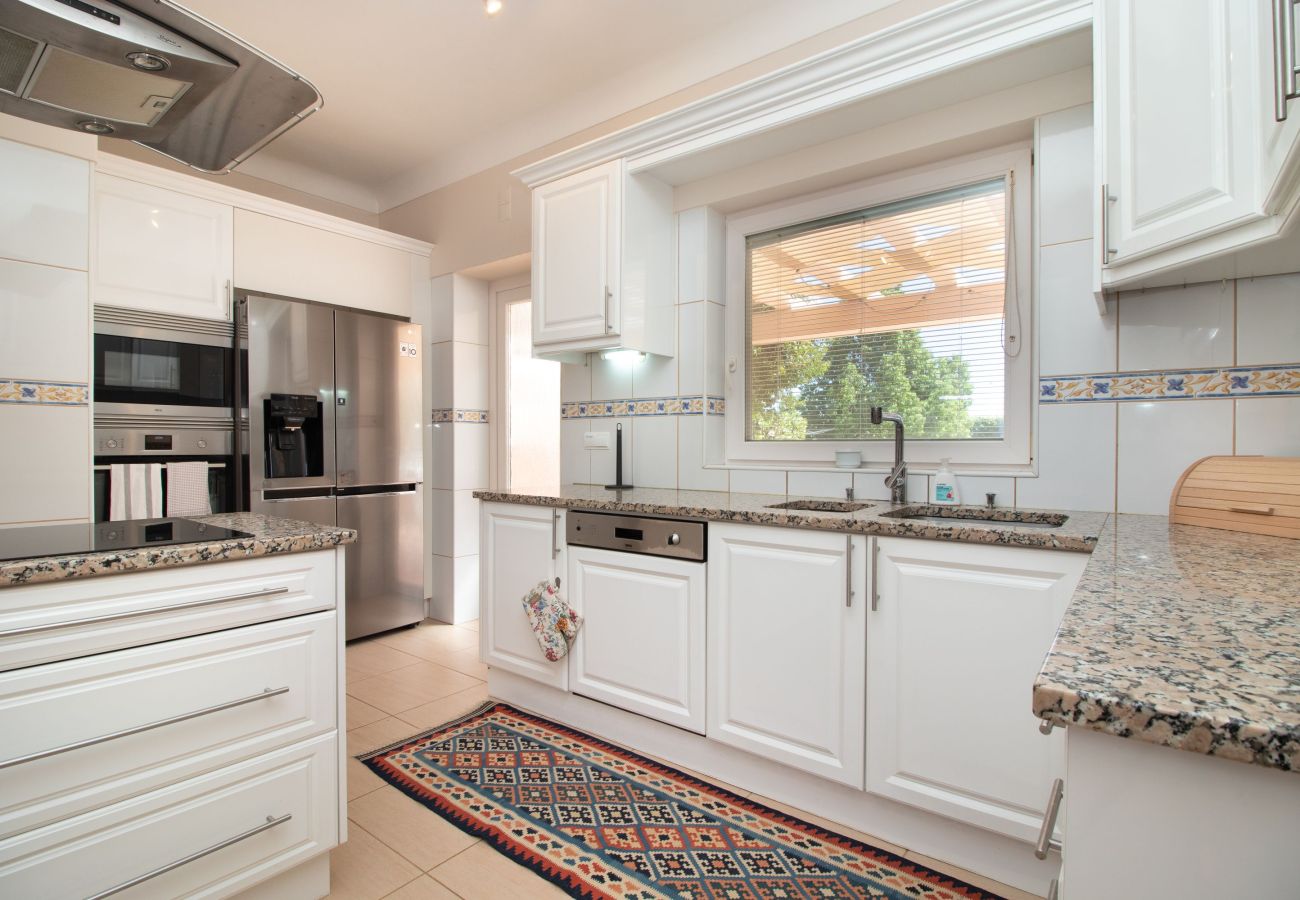 Villa in Carvoeiro - Casa Oásis - 3 Bedroom Villa With Heatead Pool In Carvoeiro