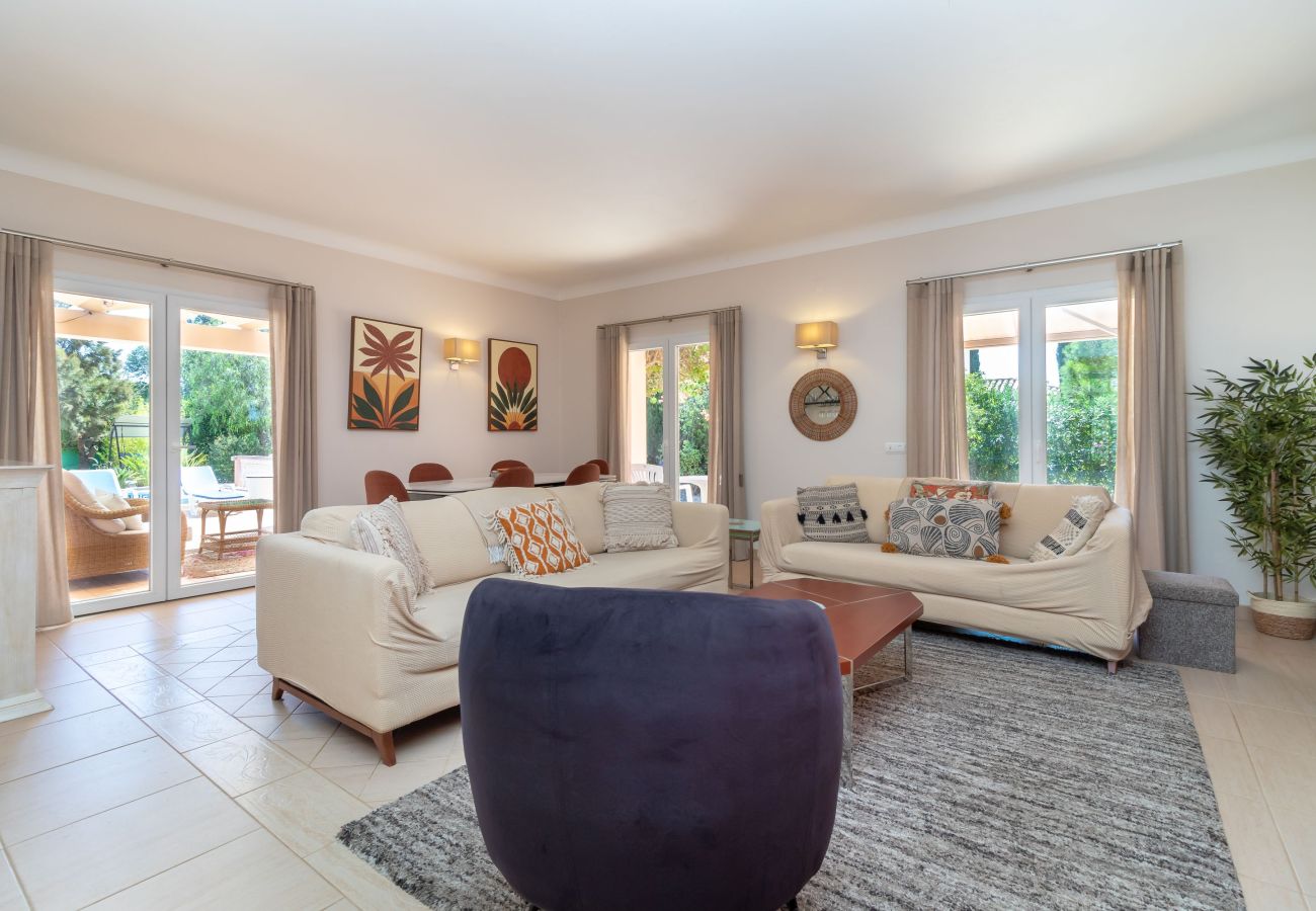 Villa in Carvoeiro - Casa Oásis - 3 Bedroom Villa With Heatead Pool In Carvoeiro