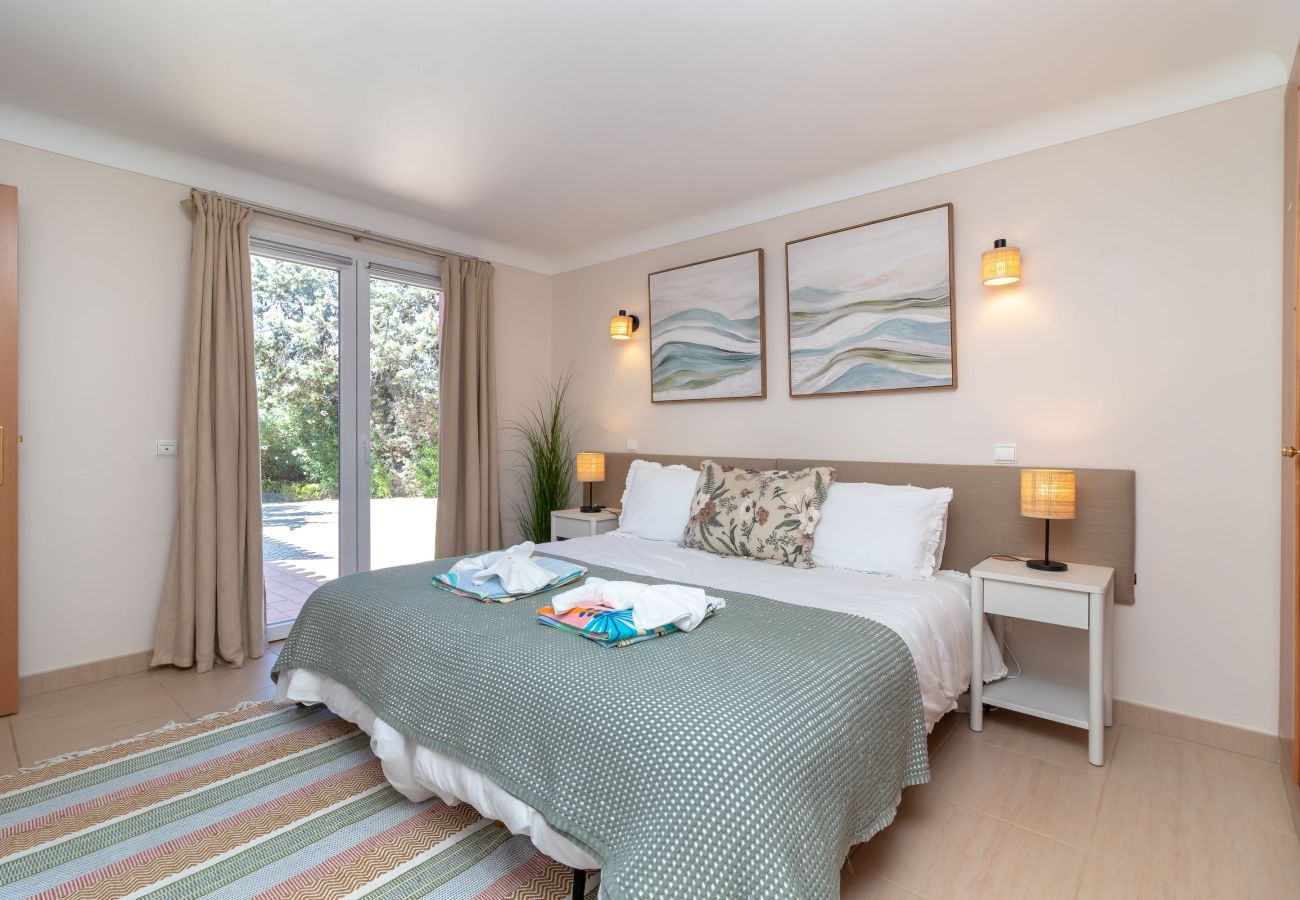 Villa in Carvoeiro - Casa Oásis - 3 Bedroom Villa With Heatead Pool In Carvoeiro