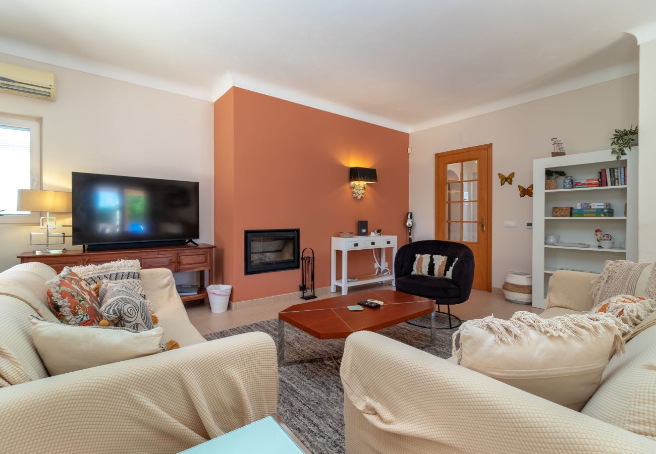 Villa in Carvoeiro - Casa Oásis - 3 Bedroom Villa With Heatead Pool In Carvoeiro