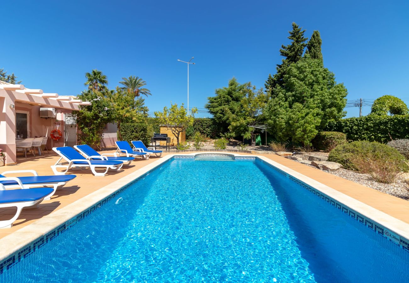 Villa in Carvoeiro - Casa Oásis - 3 Bedroom Villa With Heatead Pool In Carvoeiro