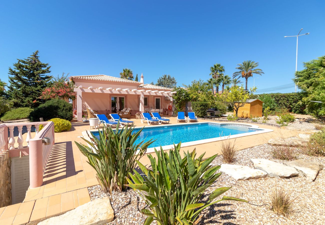 Villa in Carvoeiro - Casa Oásis - 3 Bedroom Villa With Heatead Pool In Carvoeiro