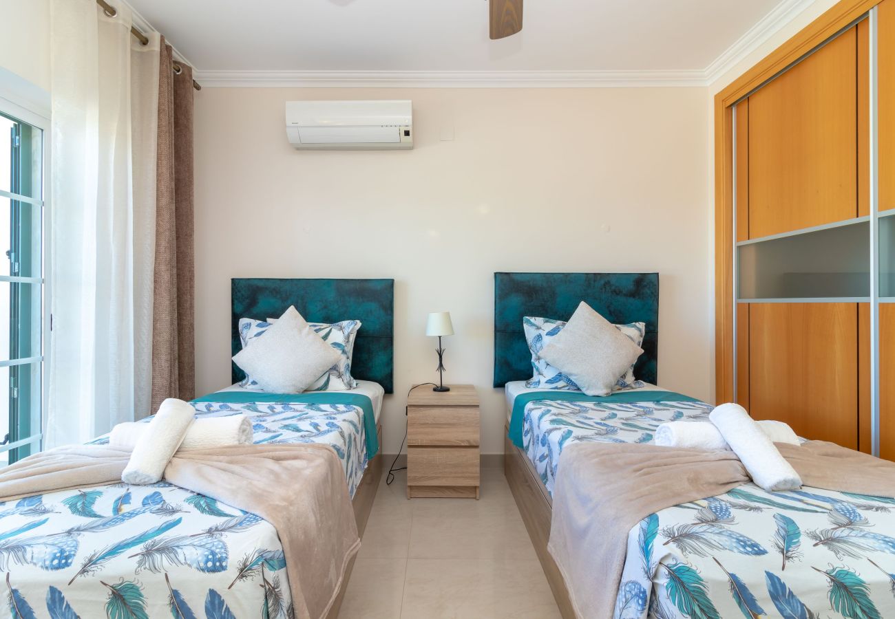 Apartment in Carvoeiro - Casa Vista Mar - 2 Bed Apt With Sea Views & Communal Pool