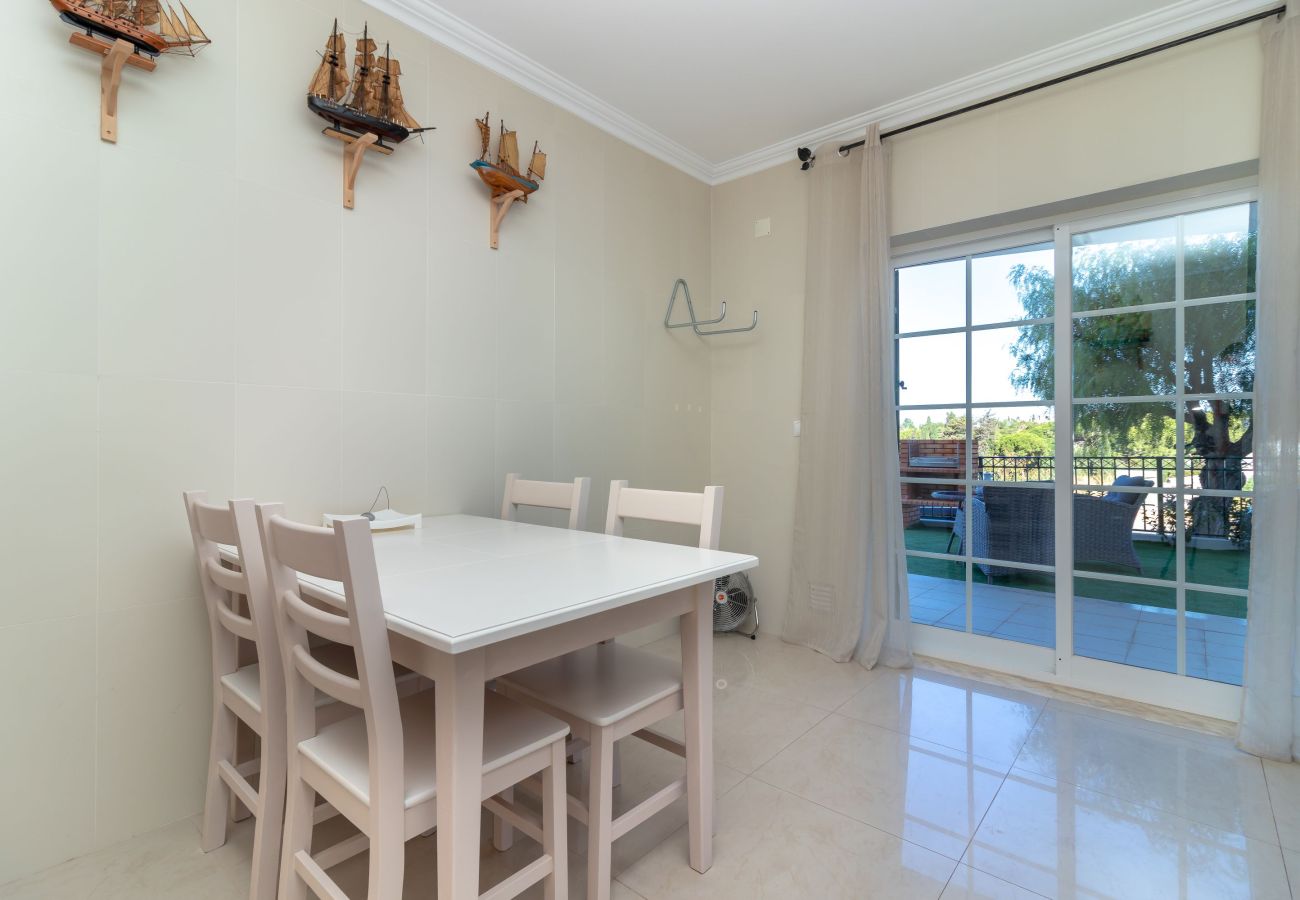 Apartment in Carvoeiro - Casa Vista Mar - 2 Bed Apt With Sea Views & Communal Pool