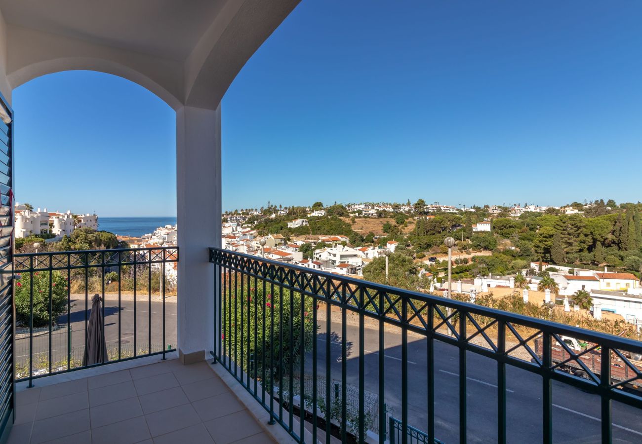 Apartment in Carvoeiro - Casa Vista Mar - 2 Bed Apt With Sea Views & Communal Pool