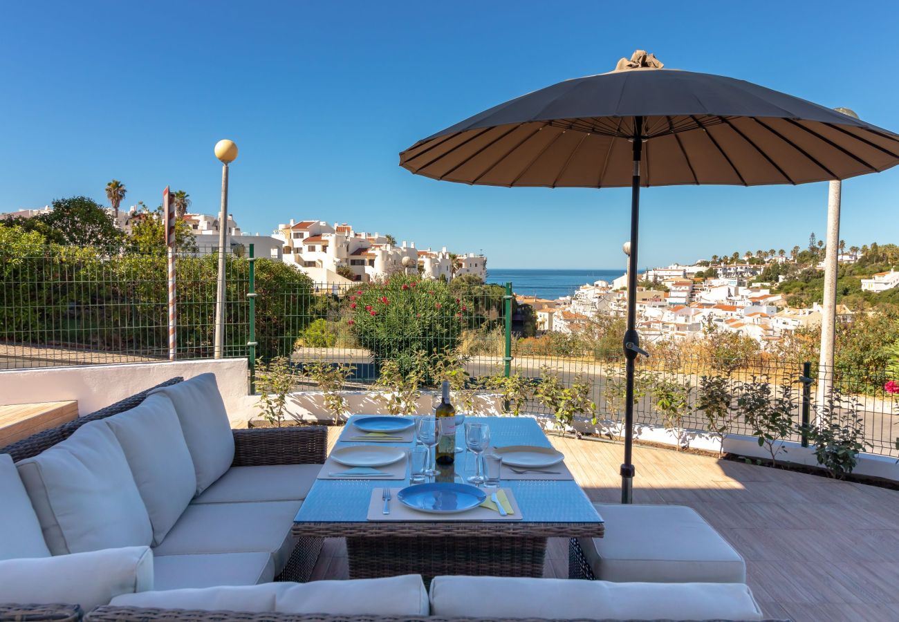Apartment in Carvoeiro - Casa Vista Mar - 2 Bed Apt With Sea Views & Communal Pool